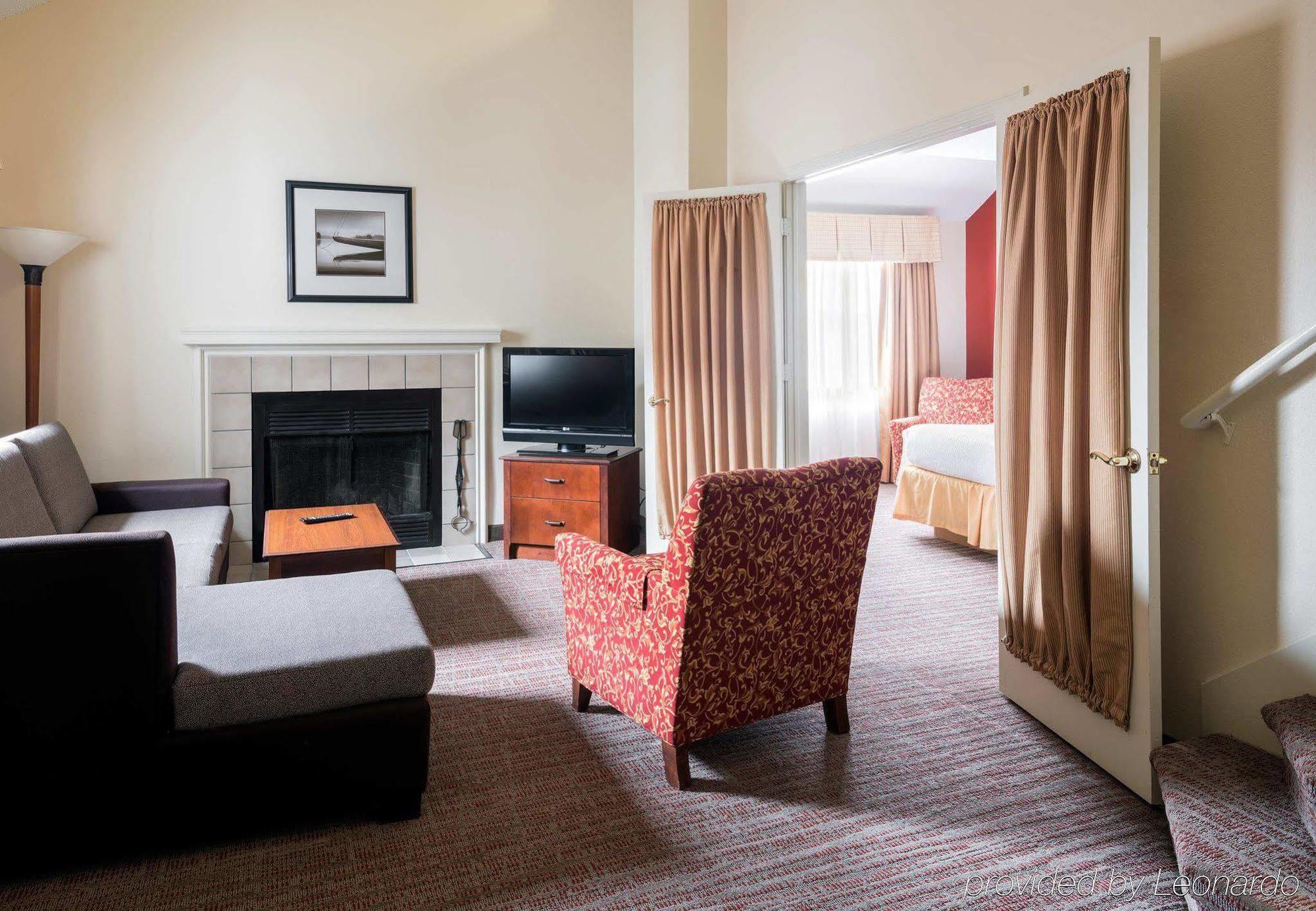 Residence Inn Kansas City Downtown/Union Hill Экстерьер фото