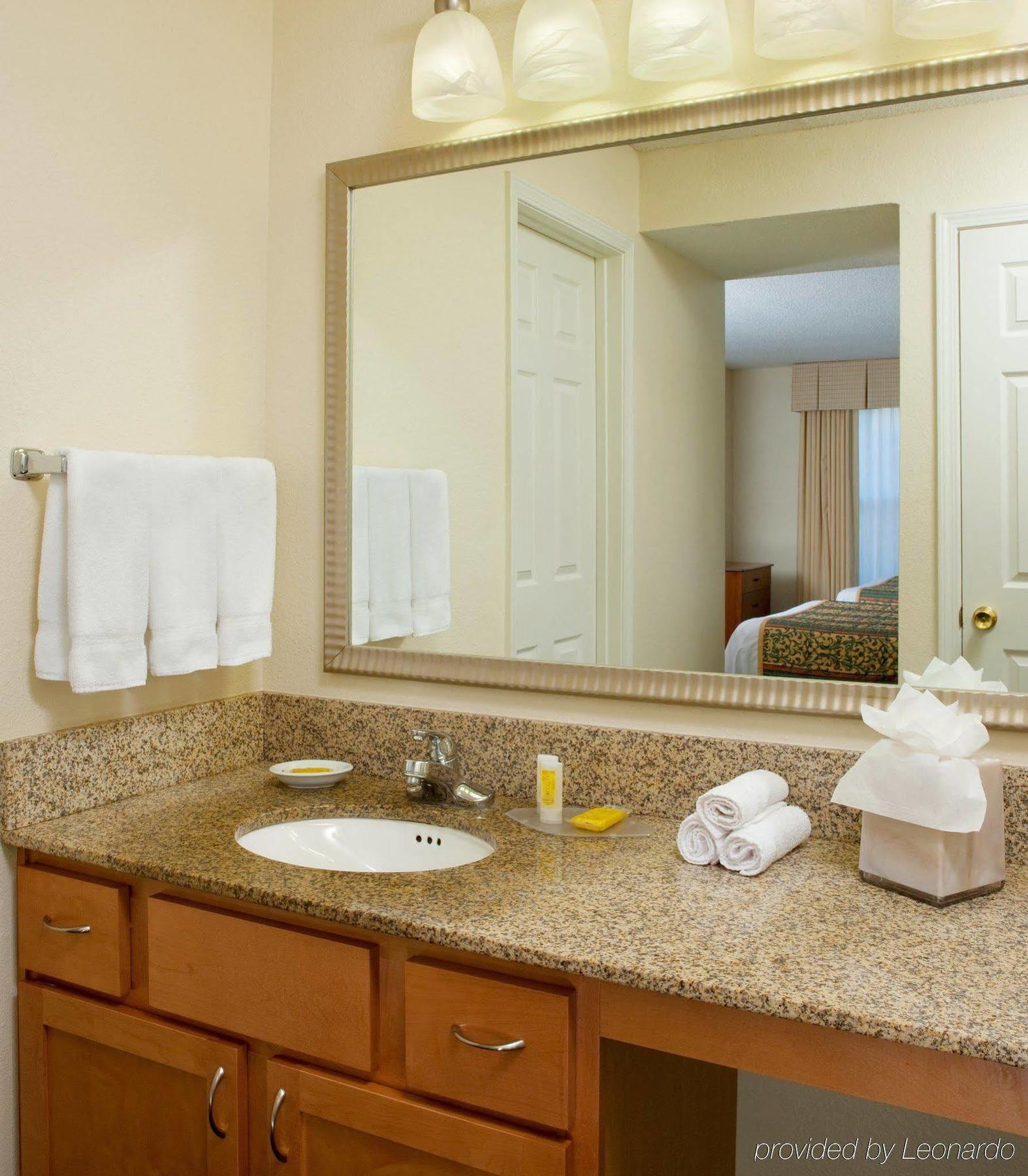 Residence Inn Kansas City Downtown/Union Hill Экстерьер фото
