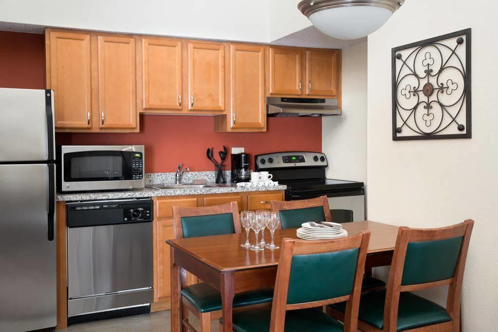 Residence Inn Kansas City Downtown/Union Hill Экстерьер фото