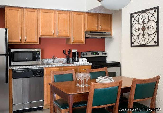 Residence Inn Kansas City Downtown/Union Hill Экстерьер фото